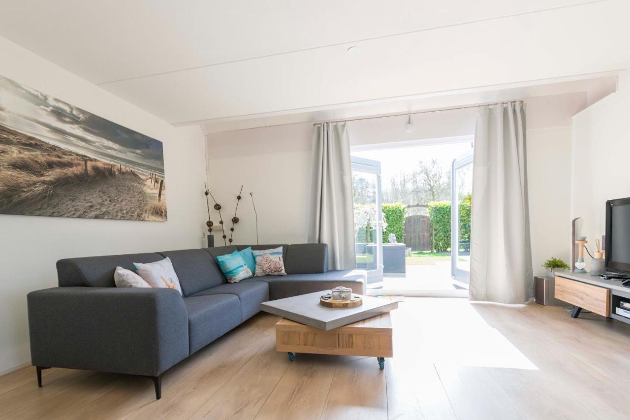 Vakantiehuis Op Villapark Oesterbaai Aan Zee , Met Speeltuin Grenzend Aan De Tuin ウェーメルディンゲ エクステリア 写真