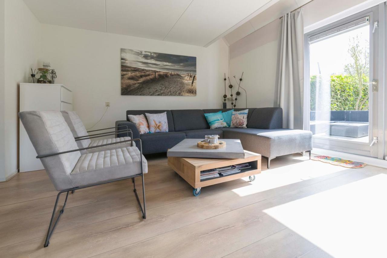 Vakantiehuis Op Villapark Oesterbaai Aan Zee , Met Speeltuin Grenzend Aan De Tuin ウェーメルディンゲ エクステリア 写真