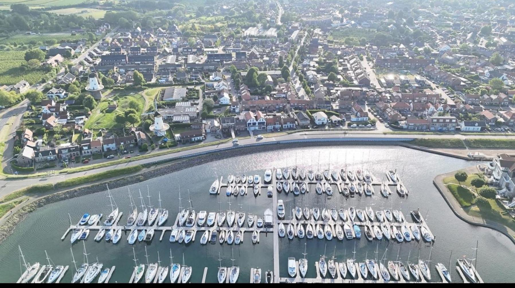 Vakantiehuis Op Villapark Oesterbaai Aan Zee , Met Speeltuin Grenzend Aan De Tuin ウェーメルディンゲ エクステリア 写真